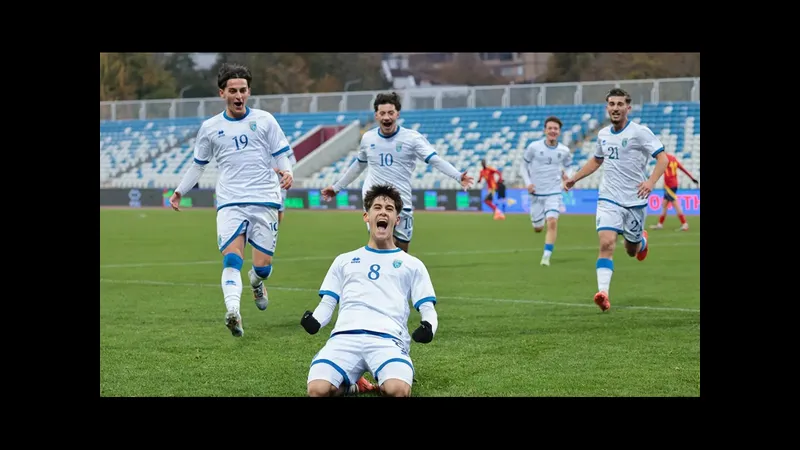 U19 Kosovo và U19 Thổ Nhĩ Kỳ tranh chấp trên sân cỏ U19 Kosovo và U19 Thổ Nhĩ Kỳ tranh chấp trên sân cỏ