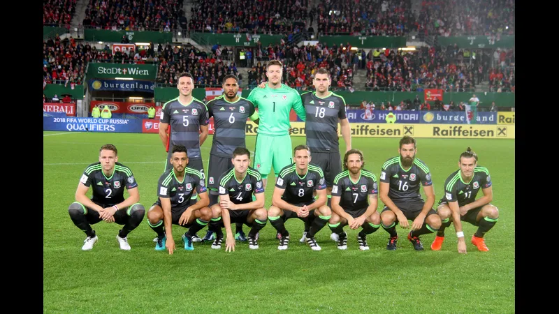 Cầu thủ Wales tấn công mạnh mẽ trước Bosnia & Herzegovina Cầu thủ Wales tấn công mạnh mẽ trước Bosnia & Herzegovina